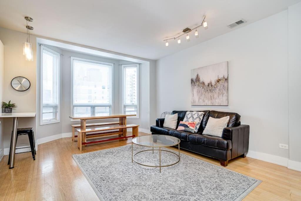 Cozy Beautiful Downtown Unit Chi In Prime River North Location Near Mag Mile - 2 Chicago Exteriér fotografie