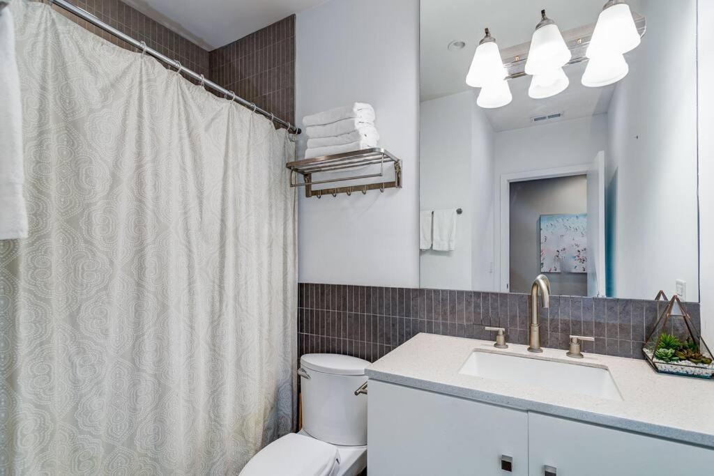 Cozy Beautiful Downtown Unit Chi In Prime River North Location Near Mag Mile - 2 Chicago Exteriér fotografie