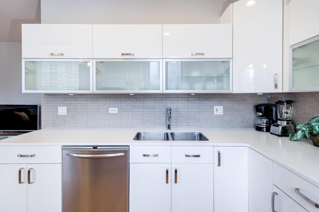 Cozy Beautiful Downtown Unit Chi In Prime River North Location Near Mag Mile - 2 Chicago Exteriér fotografie